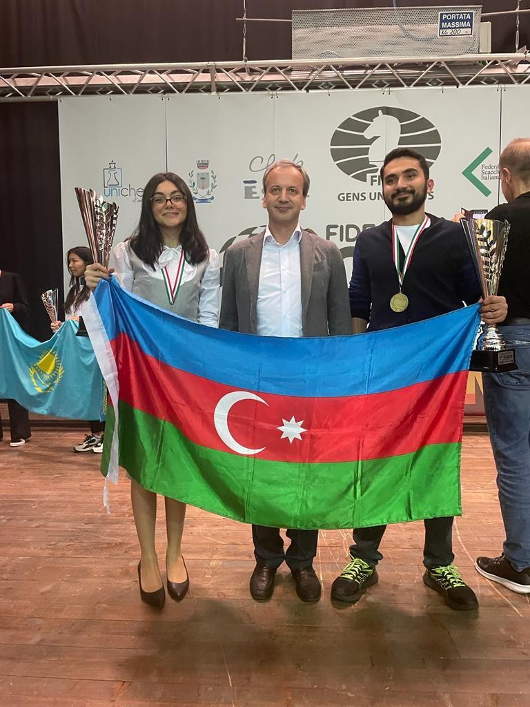 FIDE prezidenti azərbaycanlı dünya çempionlarını təbrik edib