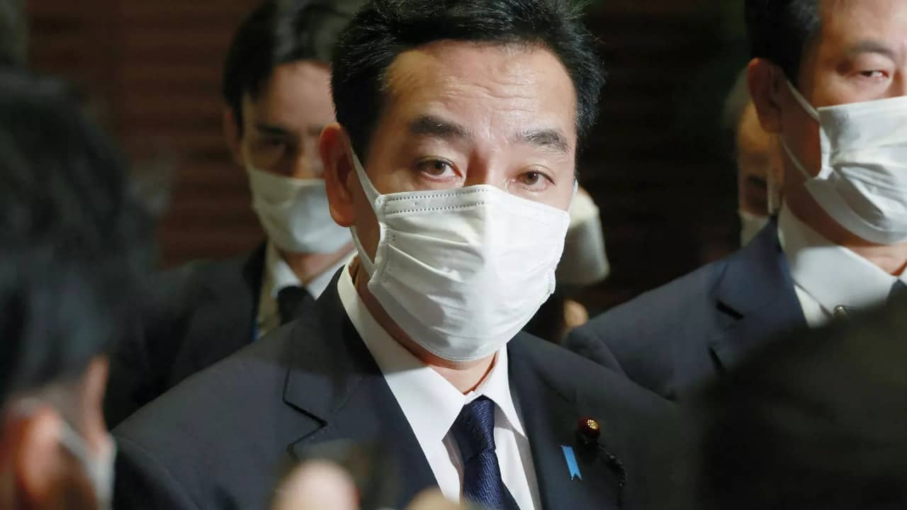 Yaponiyada nazir bu səbəbdən istefa verdi