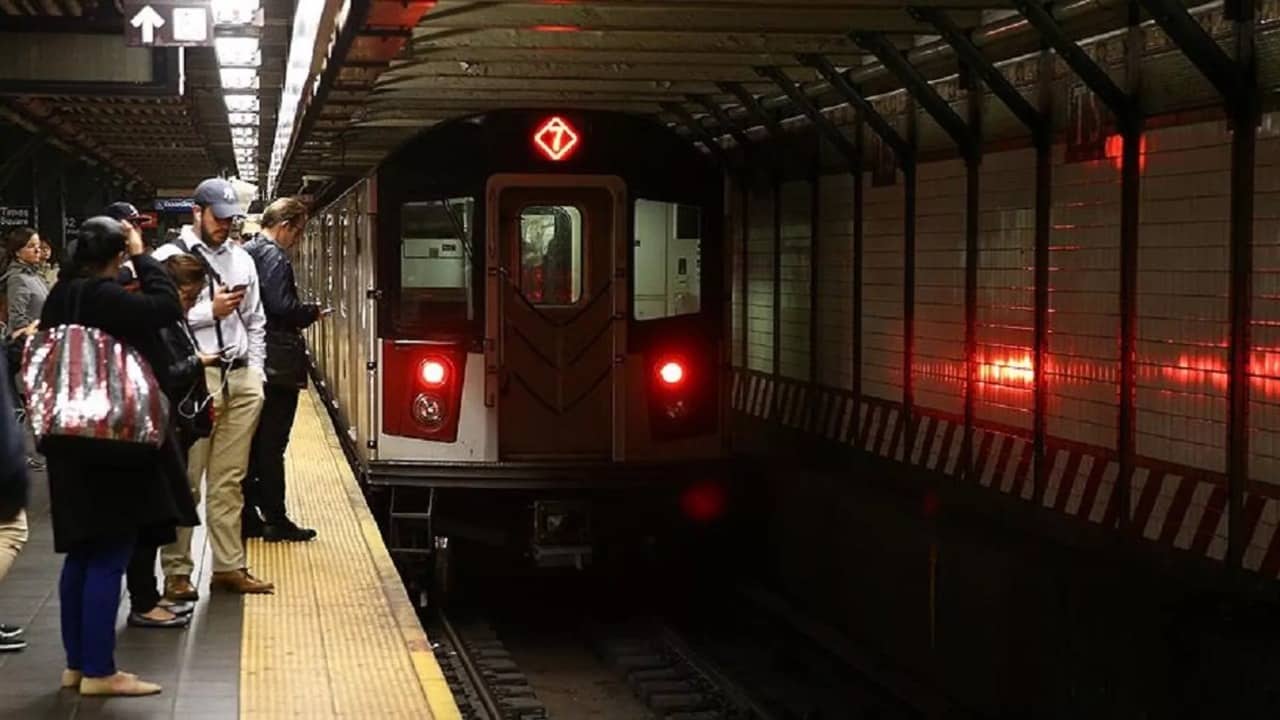 Nyu-York metrosunda təhlükəsizlik tədbirləri gücləndirildi