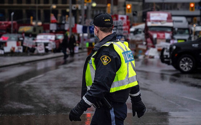 Kanadada İran hakimiyyətinə qarşı keçirilən yürüş iştirakçılarının üzərinə avtomobil sürülüb