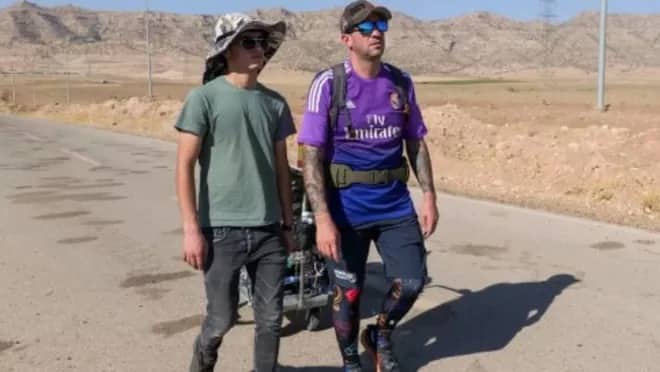 9 ayda 15 ölkəni piyada gəzən şəxs İranda SAXLANILDI