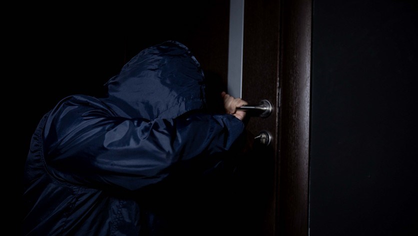 Bakıda poçtdan pul və lotereya biletləri oğurlanıb