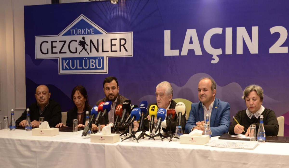 Türkiyəli səyyahlar: Səfər zamanı erməni vandallığının şahidi olduq