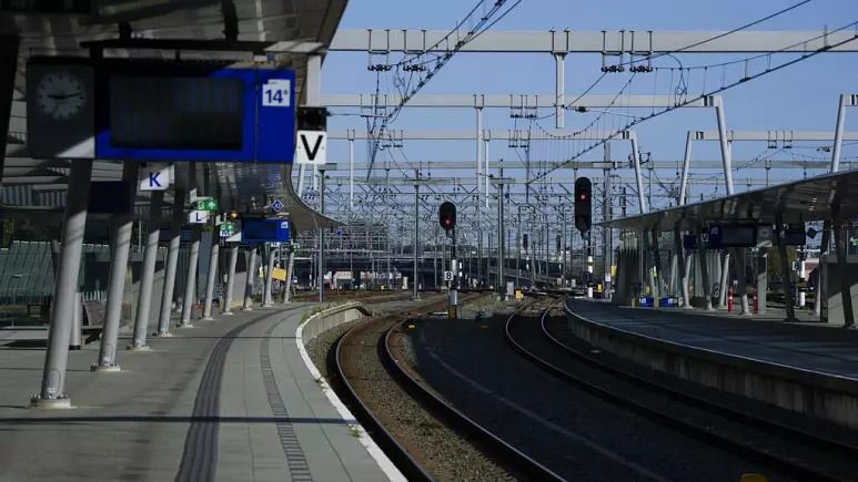 Kadr çatışmazlığı səbəbindən Hollandiyada qatar xidmətləri azalacaq