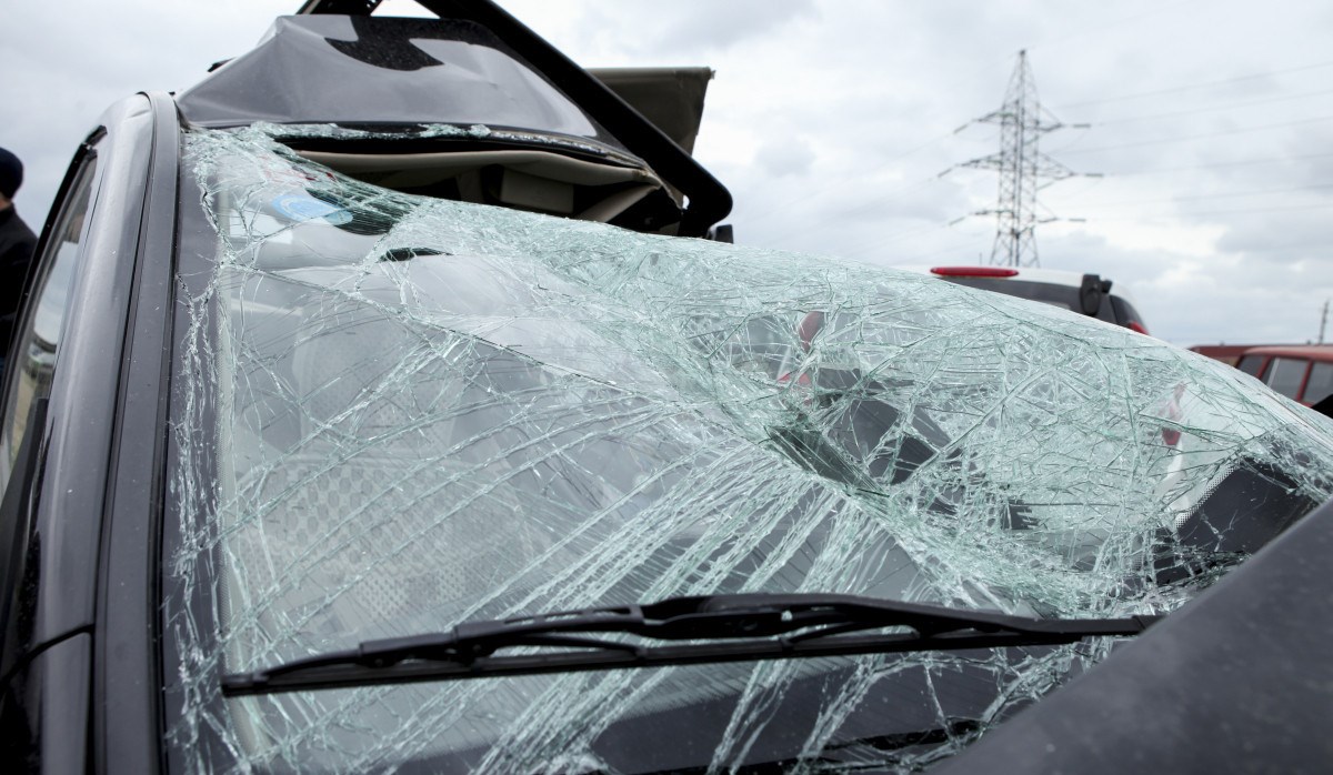 Gəncədə iki maşın toqquşub, 3 nəfər xəsarət alıb