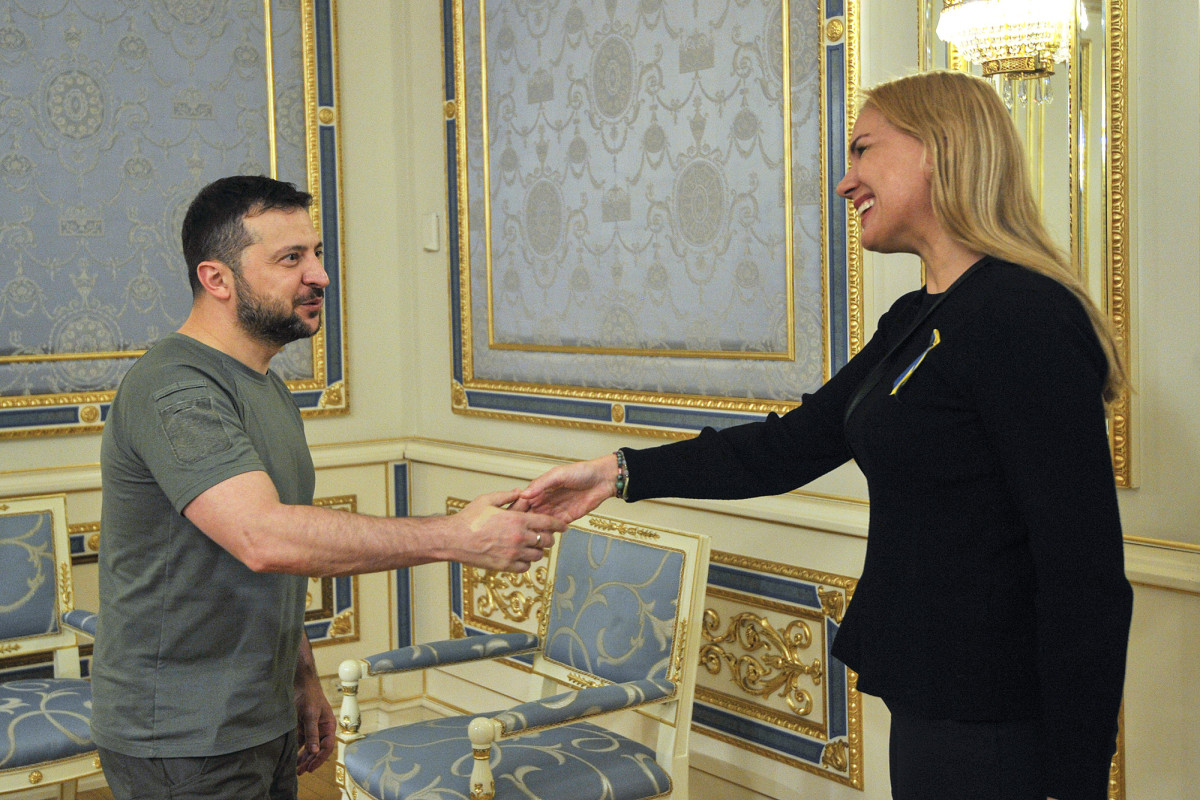 Zelenski Aİ-nin enerji komissarı ilə görüşüb