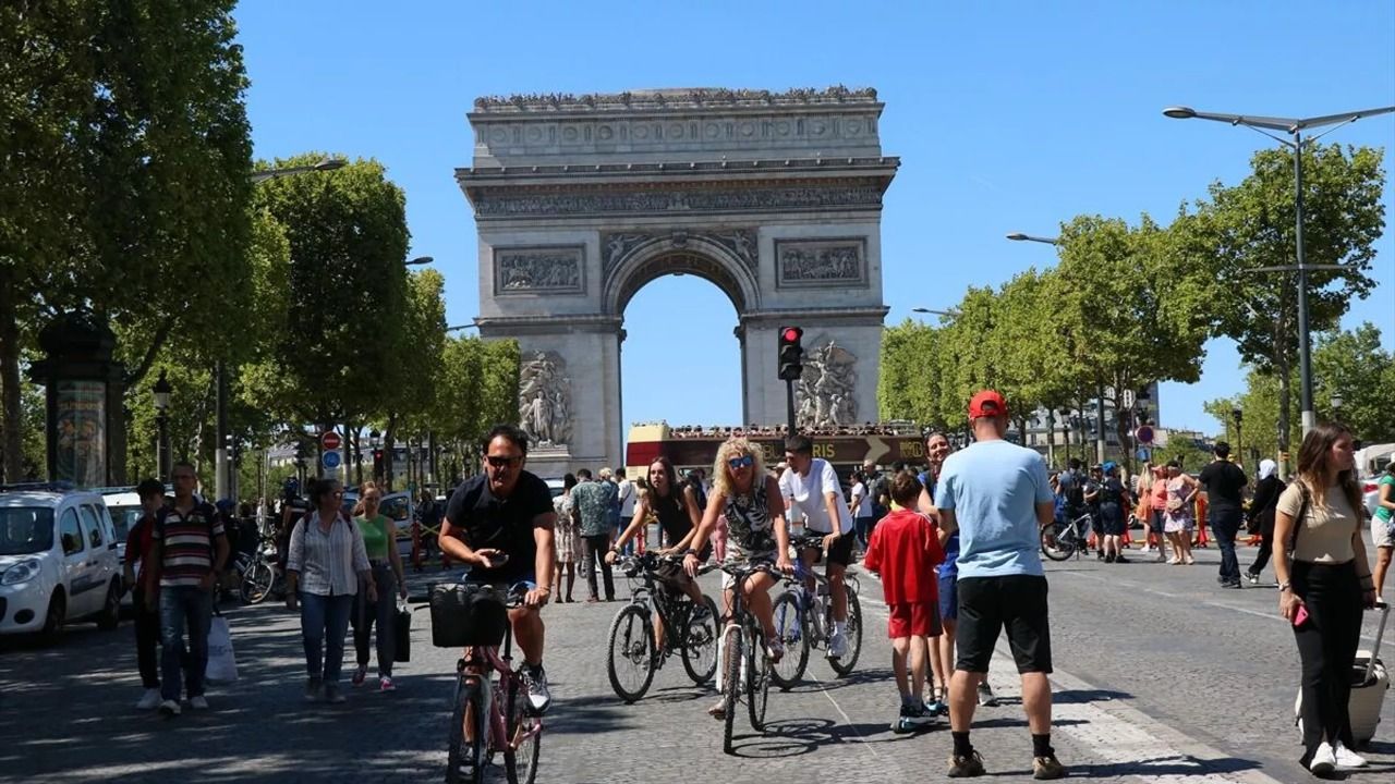 Fransa 1945-ci ildən bəri ən isti ayını keçirdi