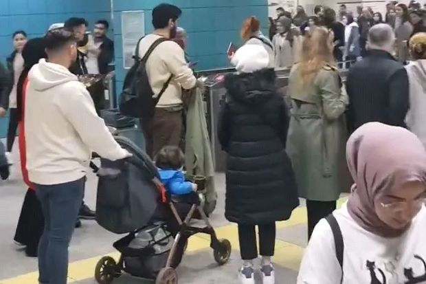 Türkiyədə Bosfor boğazı altındakı tuneldə fövqəladə vəziyyət: Qatarların hərəkəti dayandırıldı