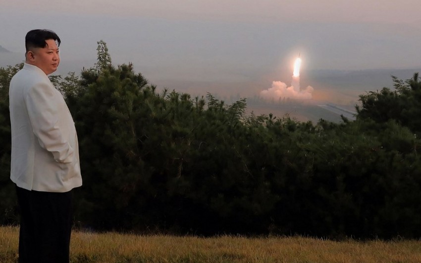 Ağ Ev: ABŞ Kim Çen Ina ilkin şərt olmadan görüşməyi təklif edir