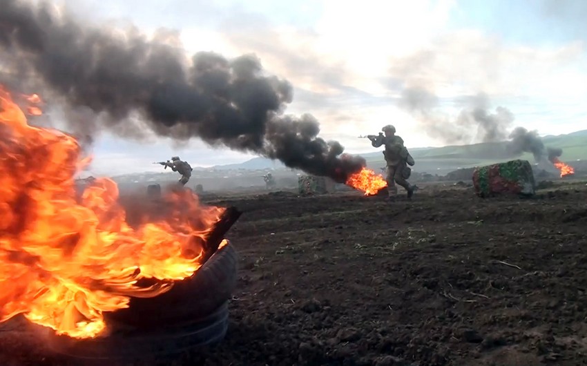 Azərbaycanın xüsusi təyinatlılarının İranla sərhəddə keçirilən təliminin növbəti mərhələsi icra edilib