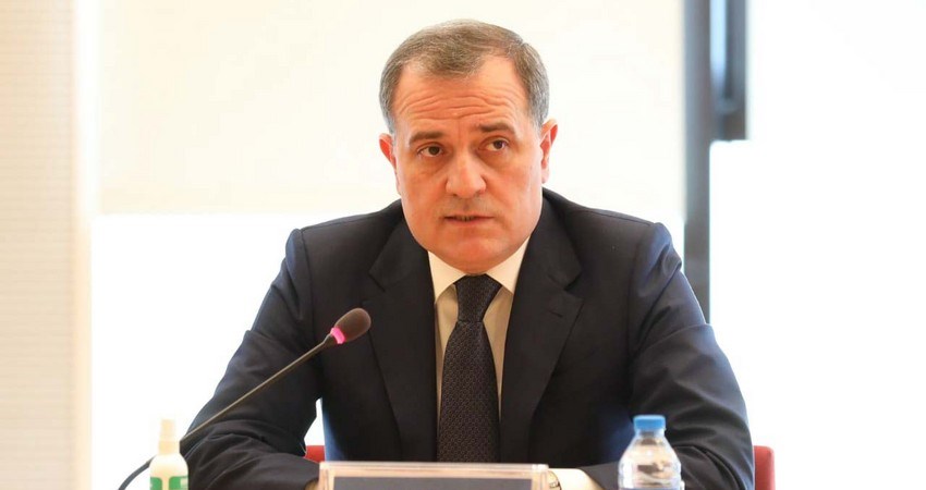 Ceyhun Bayramov Dövlət Bayrağı Günü münasibətilə paylaşım edib