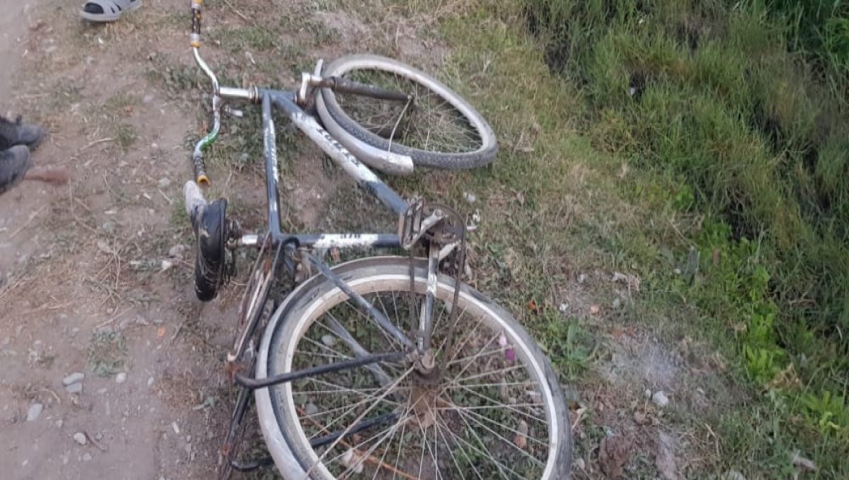 Ucarda avtomobil velosipedçini vuraraq öldürüb