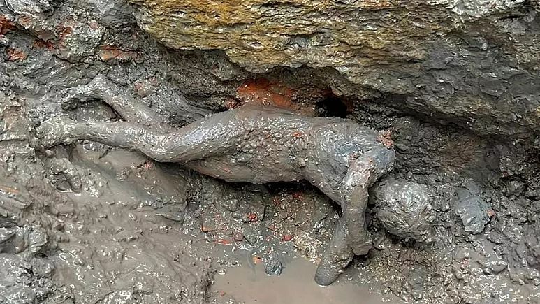 İtaliyada qədim Romaya aid bürünc heykəllər tapıldı