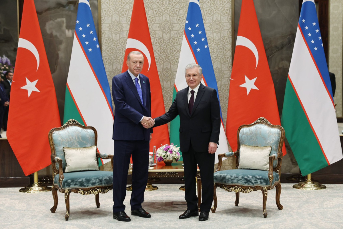 Ərdoğan Özbəkistan Prezidenti ilə görüşüb