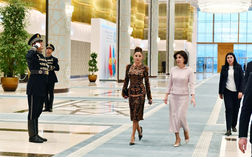 Mehriban Əliyeva Ziroatxon Mirziyoyeva ilə görüşüb