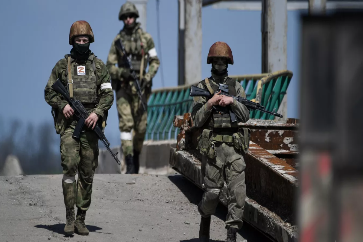 Rusiya Xerson şəhərindən çıxardığı hərbçi və texnika sayını açıqlayıb