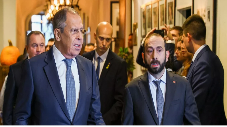 Sergey Lavrovla Ararat Mirzoyan arasında telefon danışığı olub