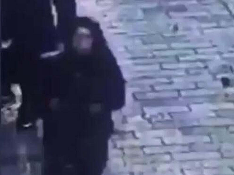 Terror törətməkdə şübhəli bilinən qadının qaçmasının görüntüləri yayıldı - VİDEO - FOTO