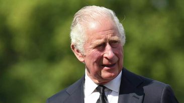 Kral Çarlz işçilərinin hesablarını ödəyəcək