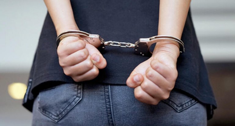 Müdirini zəhərləyib 423 min dollarını talayan qadından xəbər var