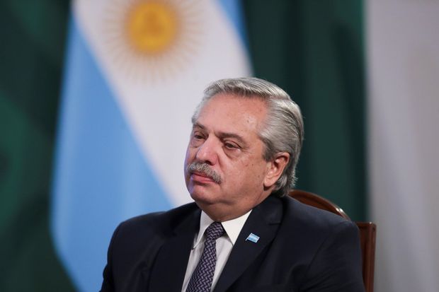 G20 sammitində Argentina prezidentinin halı pisləşdi