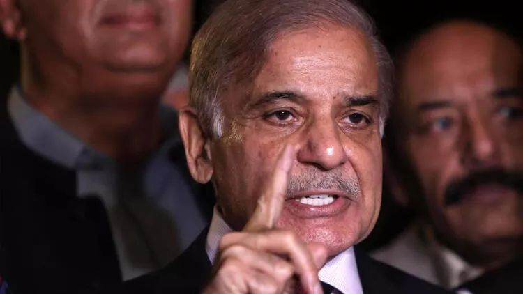 Pakistanın baş naziri üçüncü dəfə koronavirusa yoluxub