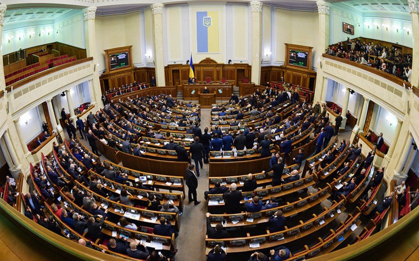 Ukrayna Ali Radası hərbi vəziyyət rejimi və ümumi səfərbərliyi daha üç ay müddətinə uzadıb