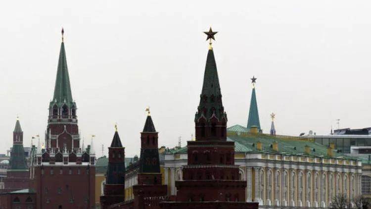 Rusiya diplomatik statuslu polşalıları saxlayıb