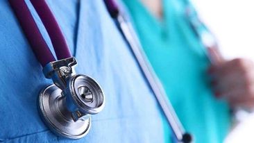 Böyük Britaniya tibb işçiləri üçün viza və iş şəraitini asanlaşdırır