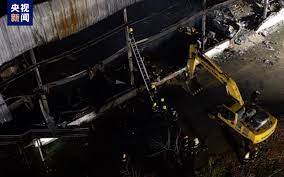 Çində fabrikdə yanğın zamanı azı 38 nəfər ölüb