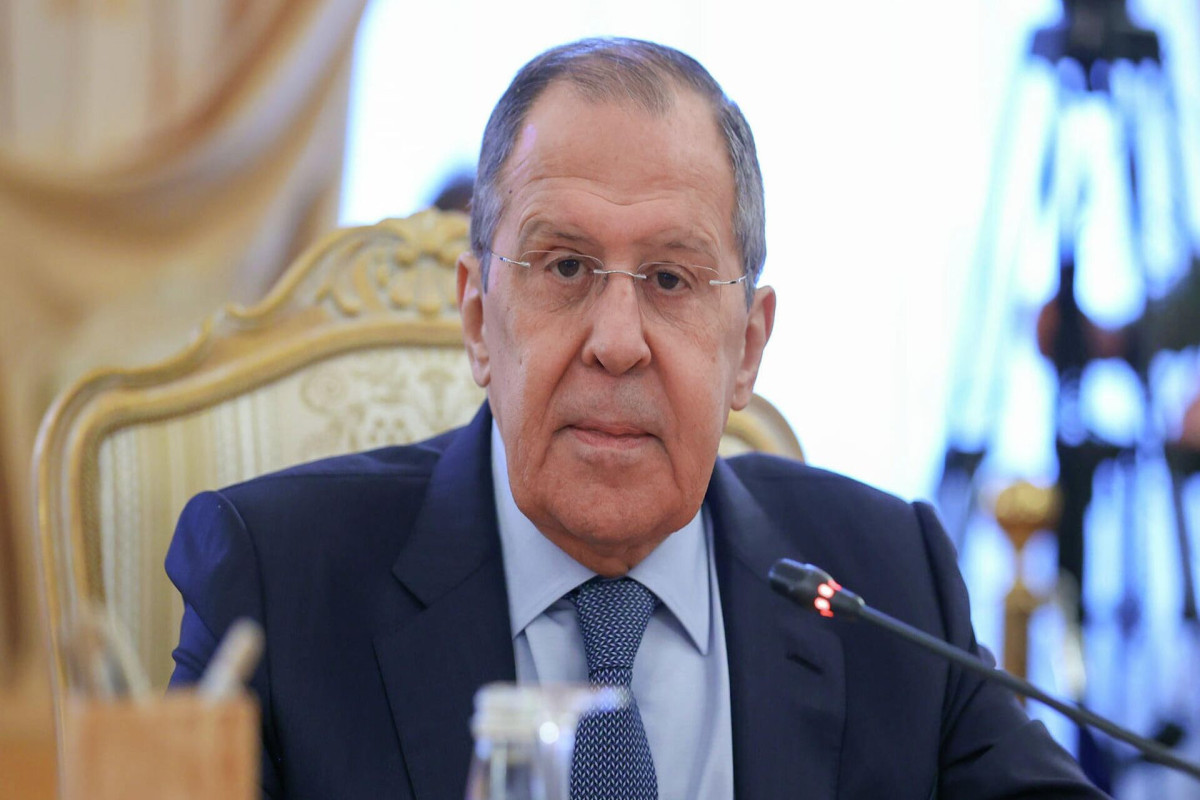 Lavrov İrəvana gedib