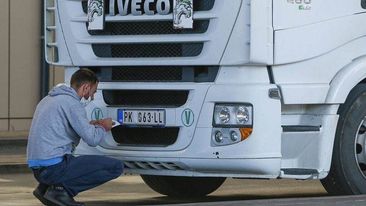 Kosovo ABŞ-ın tələbi ilə Serb nömrələrini qadağan edilməsi qərarını 2 gün təxirə salıb