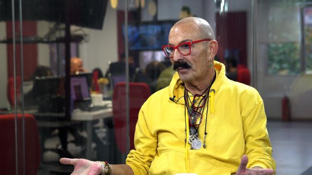 Məşhur modelyerdən şok etiraf: Həm kişilərlə, həm də qadınlarla...