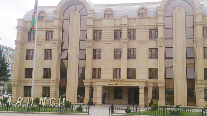 Sabunçu İH soyadlarla bağlı özündən yeni qanun çıxarıb? (ŞİKAYƏT)