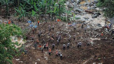 İndoneziyada zəlzələ nəticəsində ölənlərin sayı 321 nəfərə çatıb