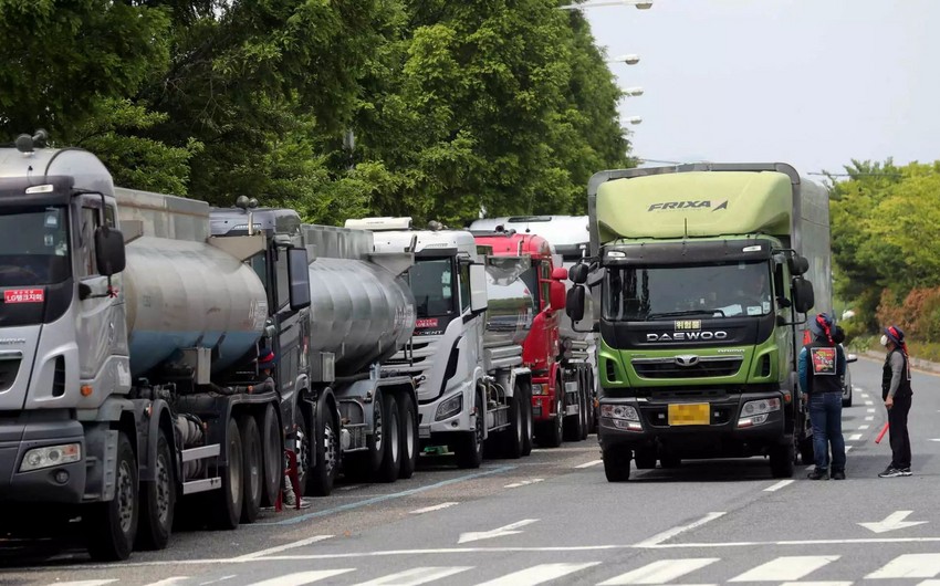 Cənubi Koreya tətil edən sürücüləri işə qayıtmağa məcbur edib