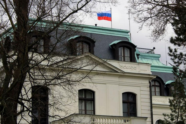 Çexiyada Rusiya səfirliyinin işıq və qazını kəsmək təklif edildi: “Qoy soyuqdan donsunlar”