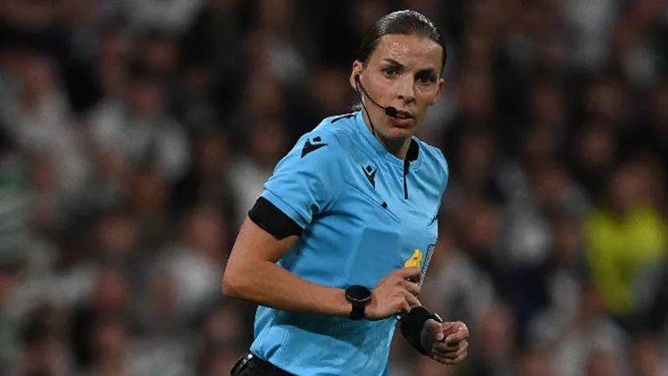 Dünya çempionatını ilk dəfə qadın hakim idarə edəcək