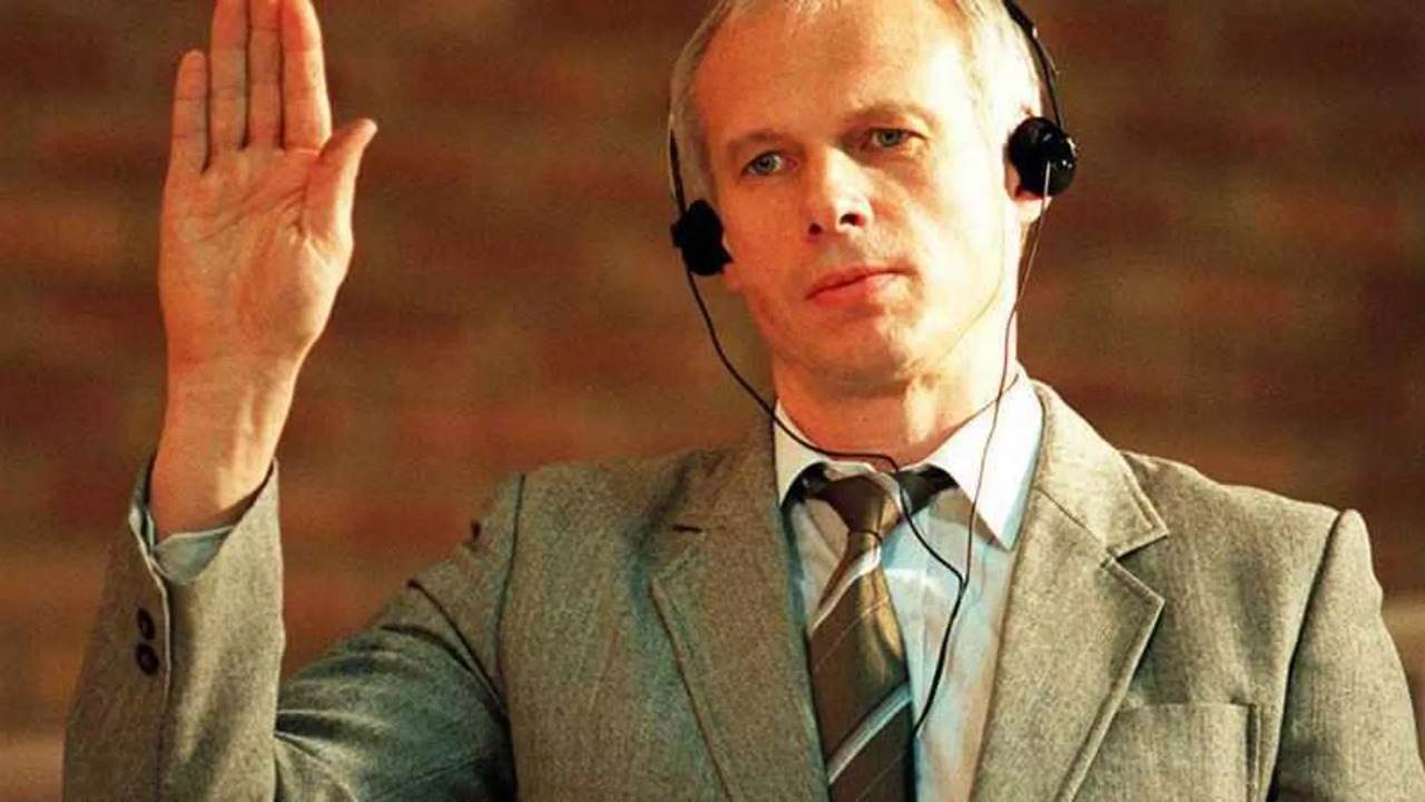 Cənubi Afrikada kommunist lider Haninin qatili həbsxanada bıçaqlanıb