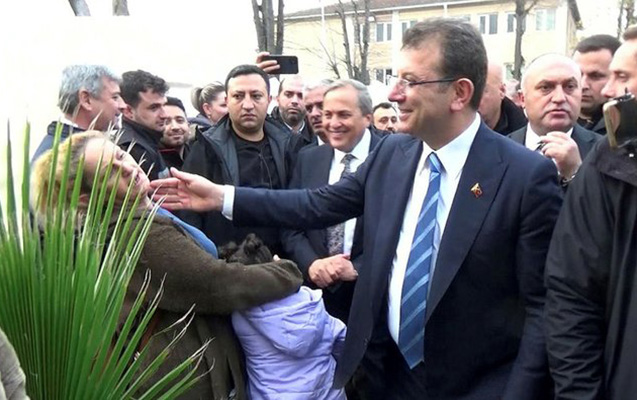 İmamoğlunun bu hərəkəti müzakirələrə səbəb oldu - Video