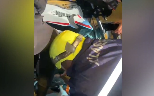 Bakının mərkəzində motosikletlə “Toyota” toqquşdu - Video