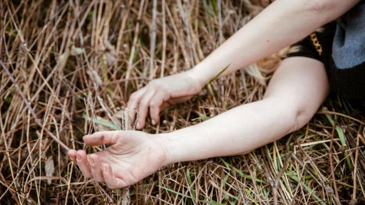 Tükürpədici hadisə: Kürəkən qayınansını evə apararkən çöllükdə zorladı
