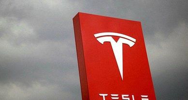 Tesla 400 mindən çox avtomobili geri çağırıb