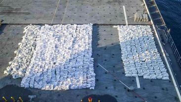 ABŞ Oman körfəzində dayandırdığı gəmidə tonlarla partlayıcı tapıb