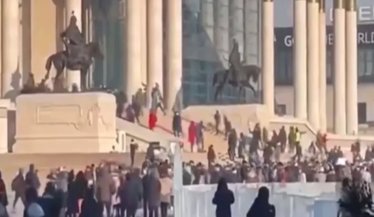 Monqolustan paytaxtında etiraz aksiyaları keçirilir