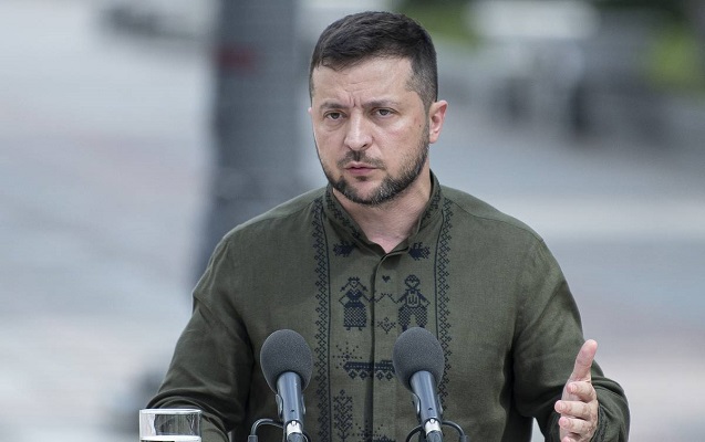 Zelenski hərbçiləri belə təbrik etdi - Video