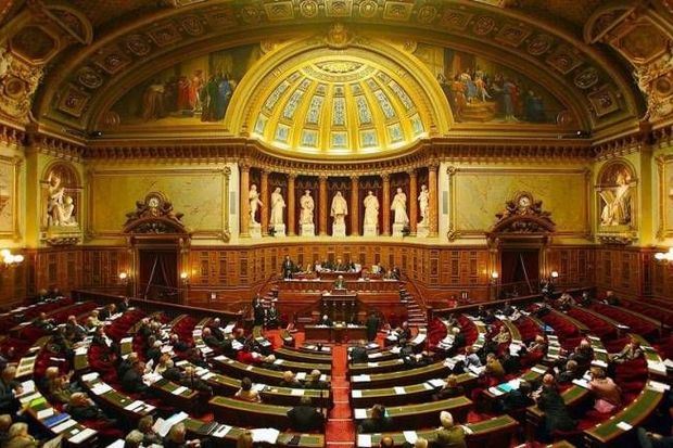 Kanada mətbuatı Fransanın antisülh siyasətindən yazıb