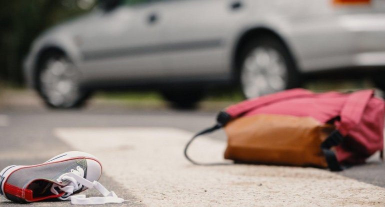 Bakıda 10 yaşlı uşağı avtomobil vurub