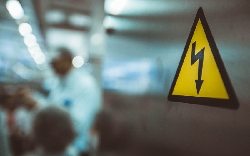 Şəmkirdə elektrik ustasını cərəyan vuraraq öldürüb