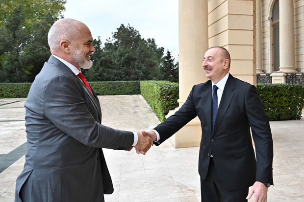 İlham Əliyevin Albaniyanın Baş naziri Edi Rama ilə təkbətək görüşü olub - YENİLƏNİB + FOTO